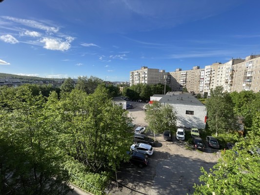 Продам двухкомнатную (2-комн.) квартиру, Олега Кошевого ул, 24, Мурманск г