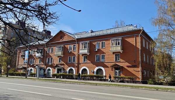 Продам трехкомнатную (3-комн.) квартиру, Ленина ул, 8, Лобня г