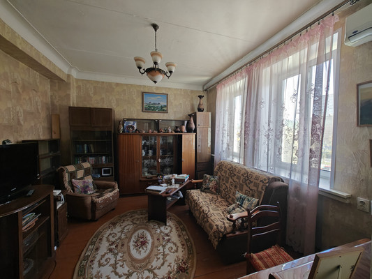 Продам трехкомнатную (3-комн.) квартиру, Ленина ул, 8, Лобня г