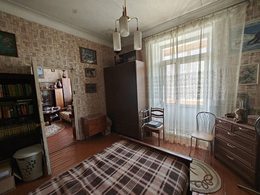 Продам трехкомнатную (3-комн.) квартиру, Ленина ул, 8, Лобня г