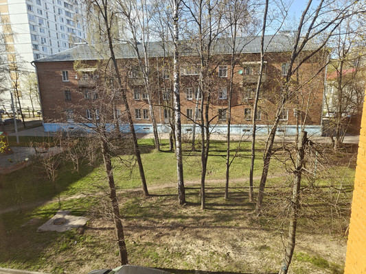 Продам трехкомнатную (3-комн.) квартиру, Ленина ул, 8, Лобня г