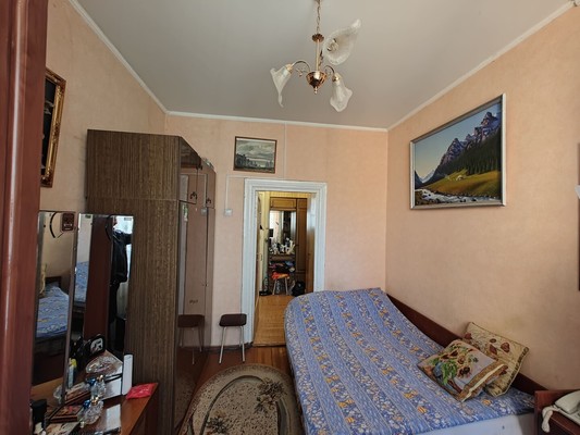Продам трехкомнатную (3-комн.) квартиру, Ленина ул, 8, Лобня г