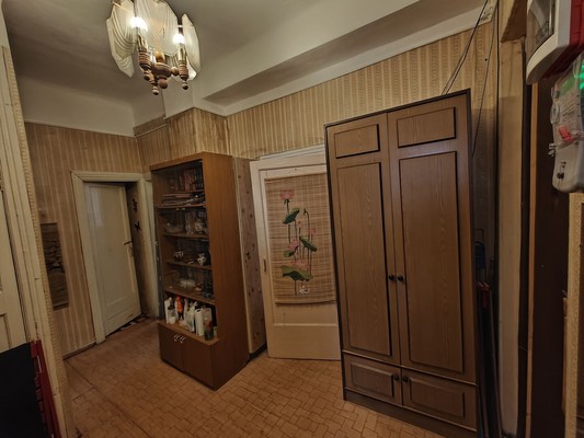 Продам трехкомнатную (3-комн.) квартиру, Ленина ул, 8, Лобня г