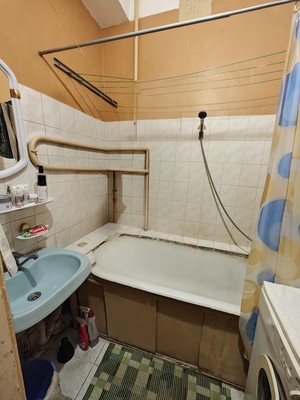 Продам трехкомнатную (3-комн.) квартиру, Ленина ул, 8, Лобня г