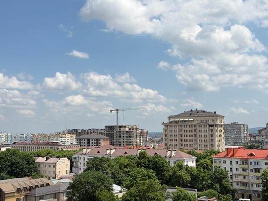 Продам трехкомнатную (3-комн.) квартиру, Горького ул, 27, Нальчик г
