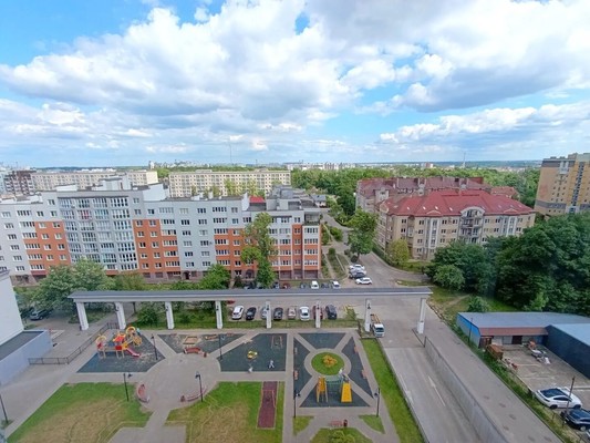 Продам двухкомнатную (2-комн.) квартиру, Юбилейная ул, 10а, Калининград г