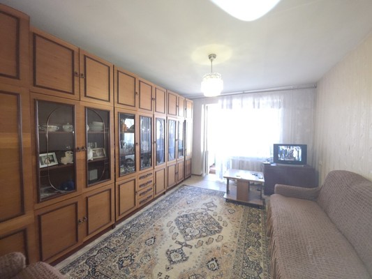 Продам трехкомнатную (3-комн.) квартиру, Карла Маркса ул, 24, Ишим г