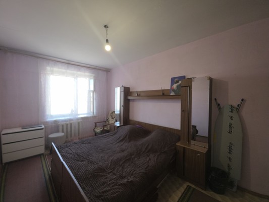 Продам трехкомнатную (3-комн.) квартиру, Карла Маркса ул, 24, Ишим г