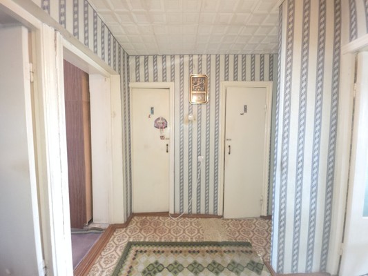Продам трехкомнатную (3-комн.) квартиру, Карла Маркса ул, 24, Ишим г