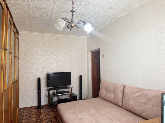 Продам трехкомнатную (3-комн.) квартиру, Комсомольская ул, 24, Зеленодольск г
