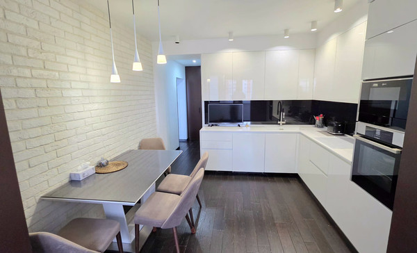 Продам двухкомнатную (2-комн.) квартиру, Бианки ул, 6к3, Московский г