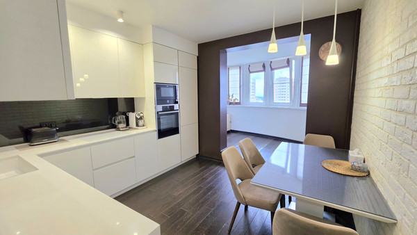 Продам двухкомнатную (2-комн.) квартиру, Бианки ул, 6к3, Московский г