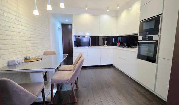 Продам двухкомнатную (2-комн.) квартиру, Бианки ул, 6к3, Московский г
