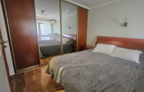 Продам двухкомнатную (2-комн.) квартиру, Красная ул, 29, Краснодар г