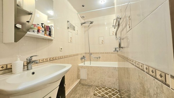 Продам двухкомнатную (2-комн.) квартиру, Красная ул, 29, Краснодар г