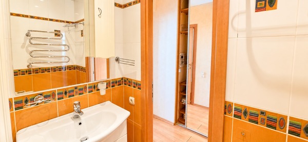 Продам трехкомнатную (3-комн.) квартиру, Фестивальная ул, 22к4, Москва г