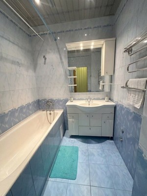 Продам трехкомнатную (3-комн.) квартиру, им Константина Аверьянова мкр, 17, Дмитров г