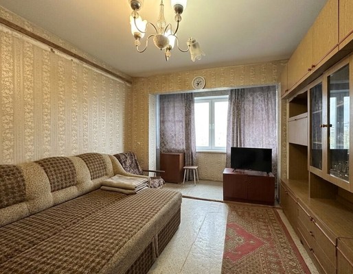 Продам трехкомнатную (3-комн.) квартиру, Энтузиастов ул, 23, Волгодонск г