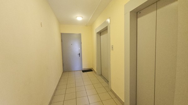 Продам трехкомнатную (3-комн.) квартиру, Южная ул, 14, Дрожжино рп