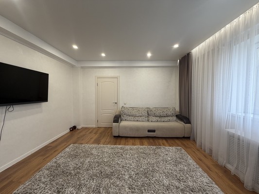 Продам двухкомнатную (2-комн.) квартиру, Академика Глушко ул, 37, Казань г