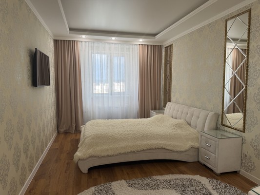 Продам двухкомнатную (2-комн.) квартиру, Академика Глушко ул, 37, Казань г