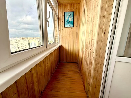 Продам двухкомнатную (2-комн.) квартиру, Академика Глушко ул, 37, Казань г