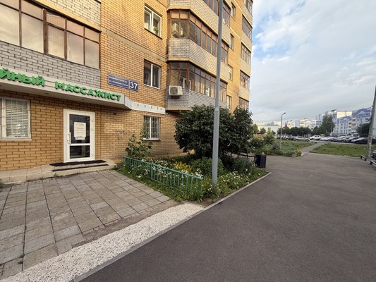 Продам двухкомнатную (2-комн.) квартиру, Академика Глушко ул, 37, Казань г