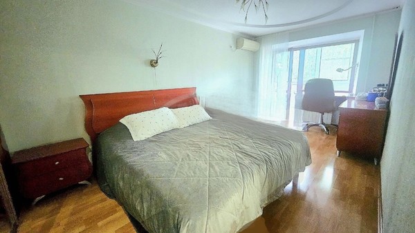Продам двухкомнатную (2-комн.) квартиру, Красная ул, 29, Краснодар г
