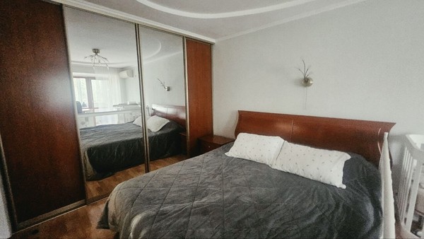 Продам двухкомнатную (2-комн.) квартиру, Красная ул, 29, Краснодар г