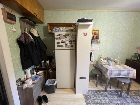 Продам комнату в 8-комн. квартире, Школьная ул, 4, Ангелово с