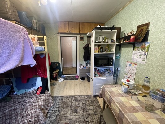 Продам комнату в 8-комн. квартире, Школьная ул, 4, Ангелово с