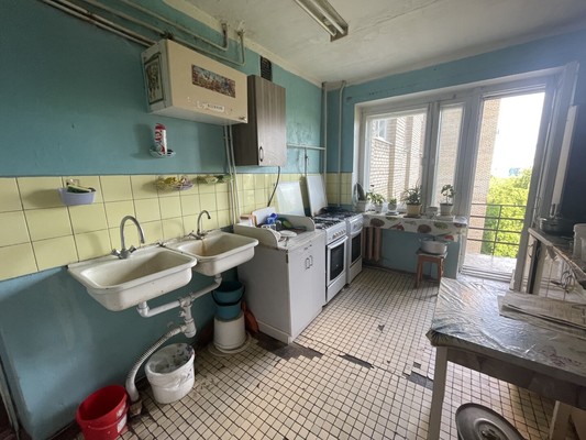 Продам комнату в 8-комн. квартире, Школьная ул, 4, Ангелово с