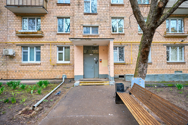 Продам двухкомнатную (2-комн.) квартиру, Просторная ул, 6, Москва г