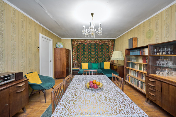 Продам двухкомнатную (2-комн.) квартиру, Просторная ул, 6, Москва г