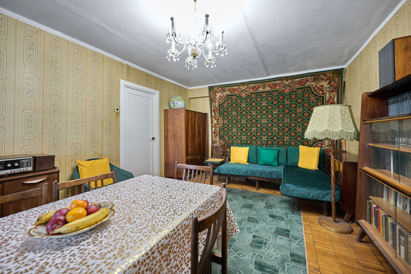 Продам двухкомнатную (2-комн.) квартиру, Просторная ул, 6, Москва г