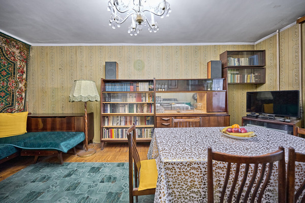 Продам двухкомнатную (2-комн.) квартиру, Просторная ул, 6, Москва г