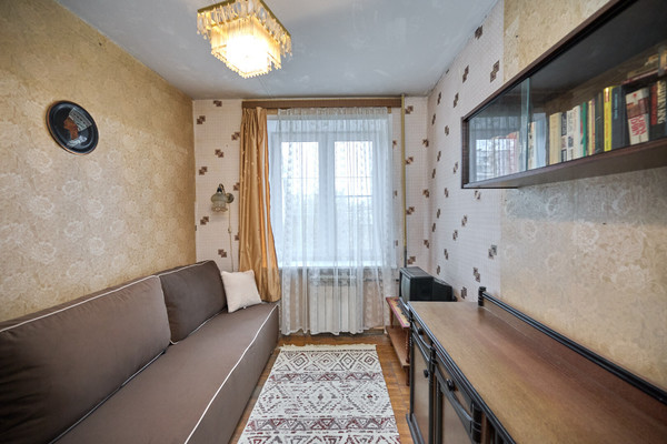 Продам двухкомнатную (2-комн.) квартиру, Просторная ул, 6, Москва г