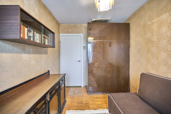 Продам двухкомнатную (2-комн.) квартиру, Просторная ул, 6, Москва г