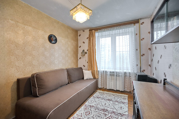 Продам двухкомнатную (2-комн.) квартиру, Просторная ул, 6, Москва г