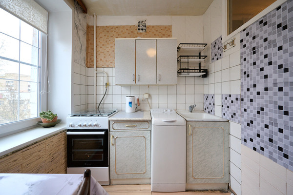 Продам двухкомнатную (2-комн.) квартиру, Просторная ул, 6, Москва г