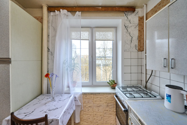 Продам двухкомнатную (2-комн.) квартиру, Просторная ул, 6, Москва г