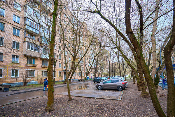 Продам двухкомнатную (2-комн.) квартиру, Просторная ул, 6, Москва г