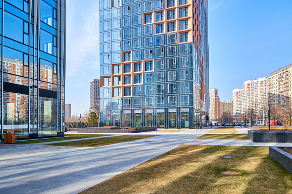 Продам многокомнатную квартиру, Озёрная ул, 1к2, Москва г