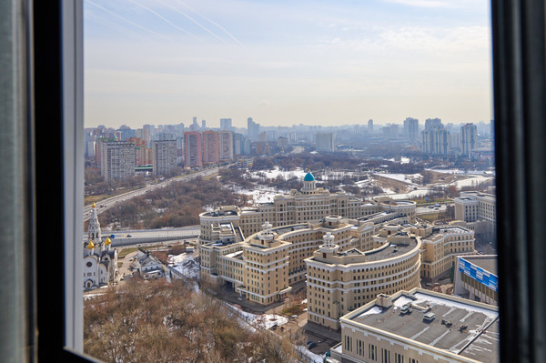 Продам многокомнатную квартиру, Озёрная ул, 1к2, Москва г