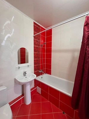 Продам трехкомнатную (3-комн.) квартиру, Таманская ул, 121к1, Анапа г