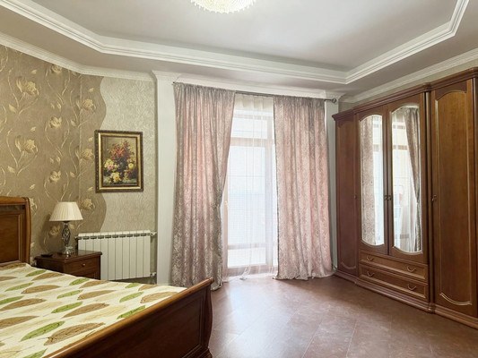Продам трехкомнатную (3-комн.) квартиру, Чистопольская ул, 16/15, Казань г
