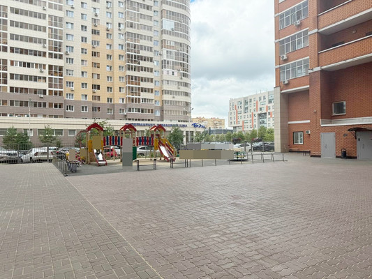 Продам трехкомнатную (3-комн.) квартиру, Чистопольская ул, 16/15, Казань г