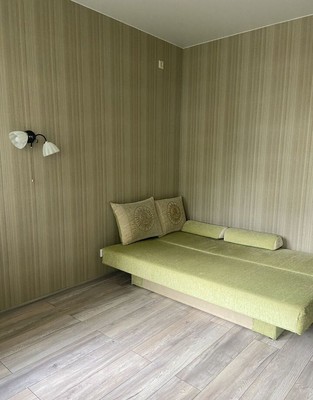 Продам однокомнатную (1-комн.) квартиру, Крымской весны ул, 1к5, Мирное с
