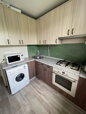 Продам однокомнатную (1-комн.) квартиру, Гагарина ул, 26, Симферополь г