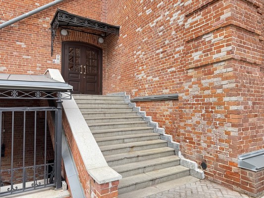 Продам двухкомнатную (2-комн.) квартиру, Садовническая ул, 57, Москва г